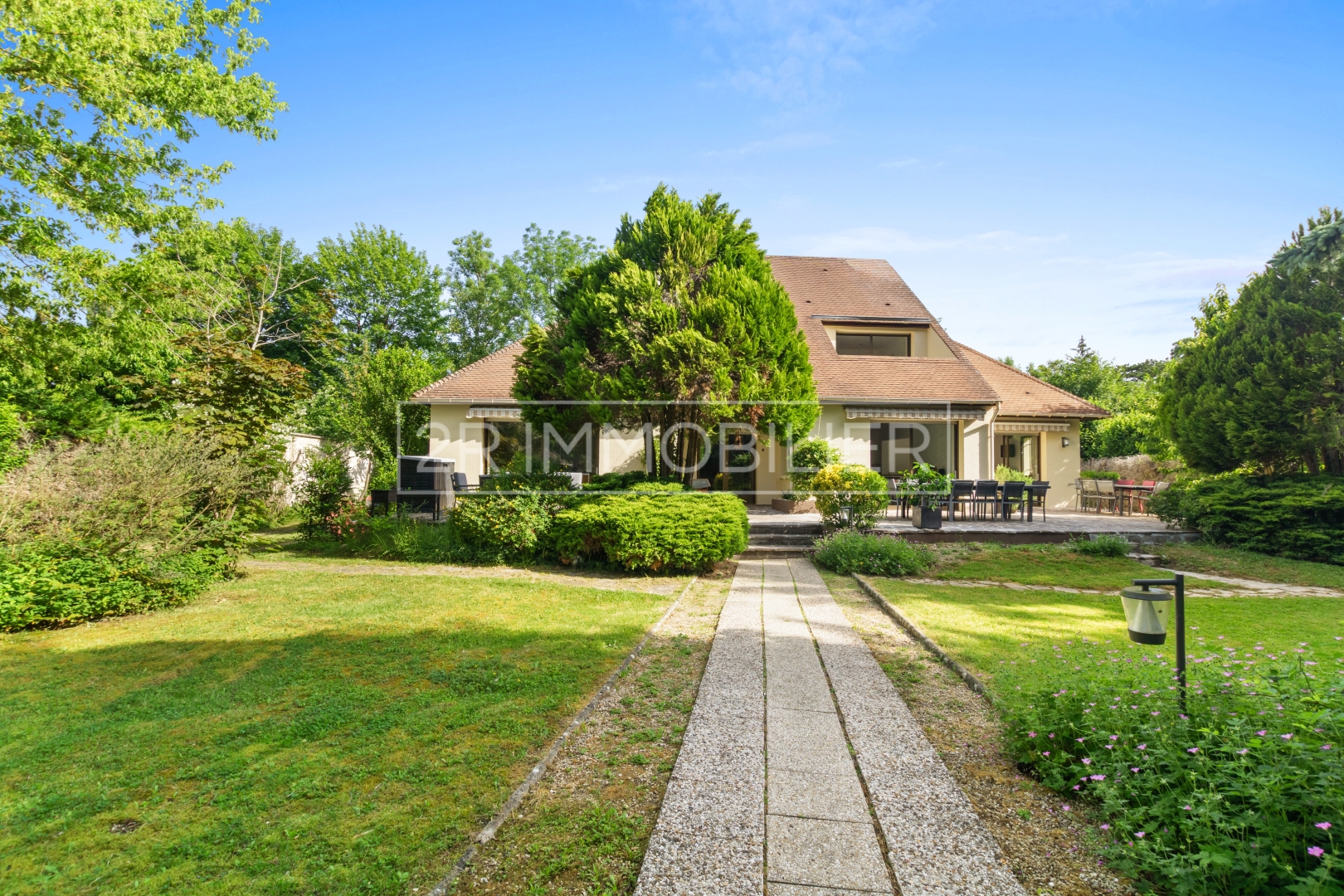 Maison 8 pièces 300 m² · à Lagny-sur-Marne · 300 m² · 1 050 000 €
